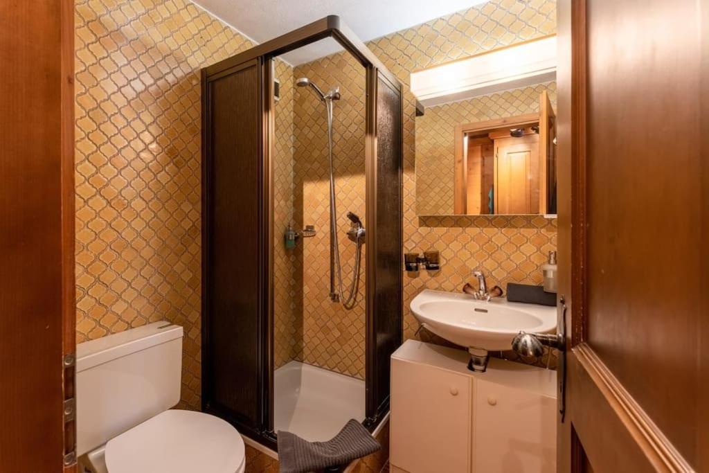 Charming Alpine Apartment Gstaad Eksteriør bilde
