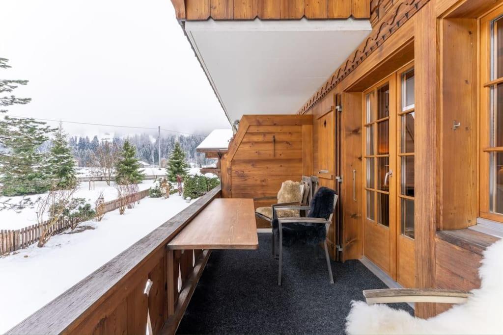 Charming Alpine Apartment Gstaad Eksteriør bilde