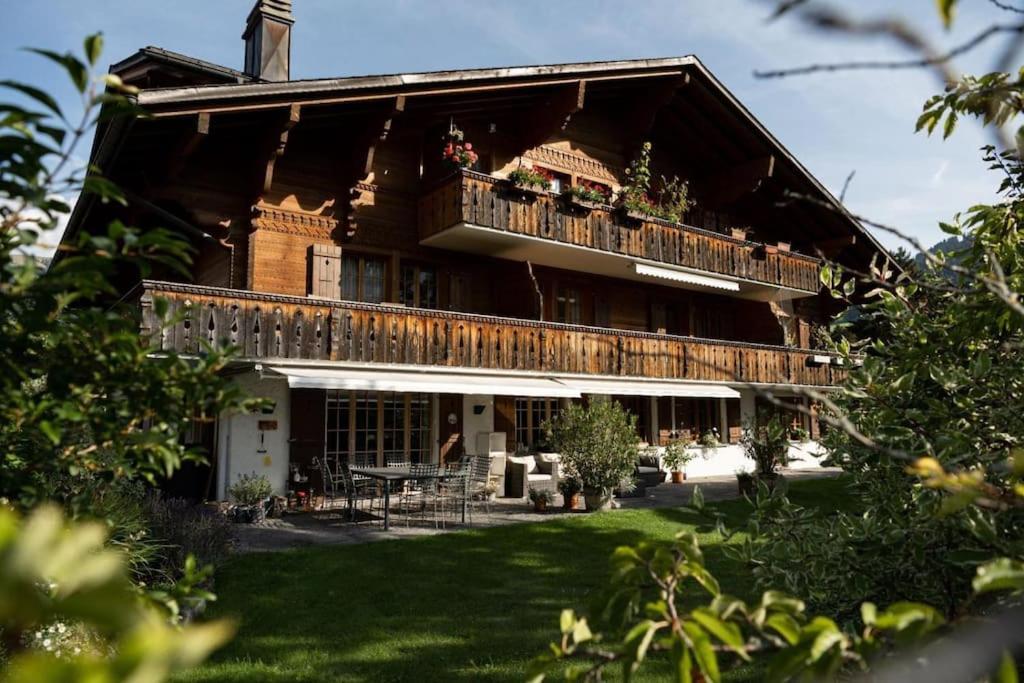 Charming Alpine Apartment Gstaad Eksteriør bilde